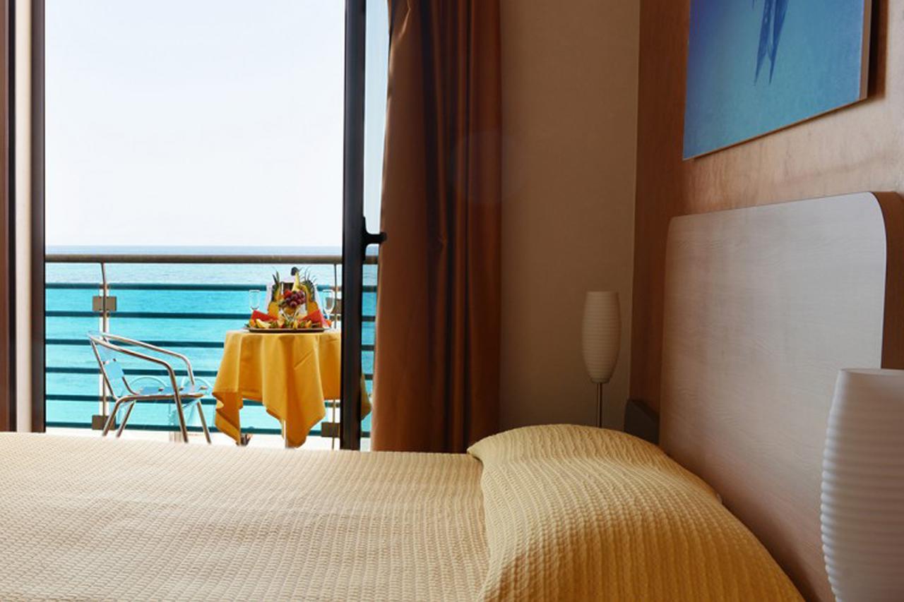 Hotel Mirage 托雷桑塔萨宾娜 外观 照片